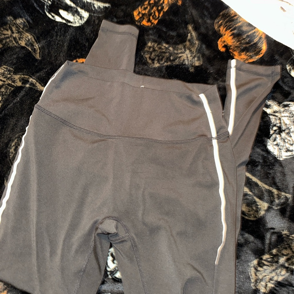 PARAGON Charcoal Leggings with White Accents